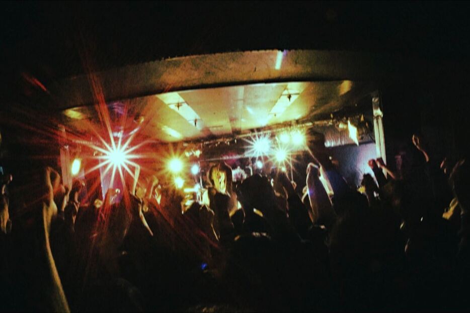 JIGDRESS『ONE SHOT KILL』11月27日(水) 東京・下北沢DaisyBar  Photo：古谷春