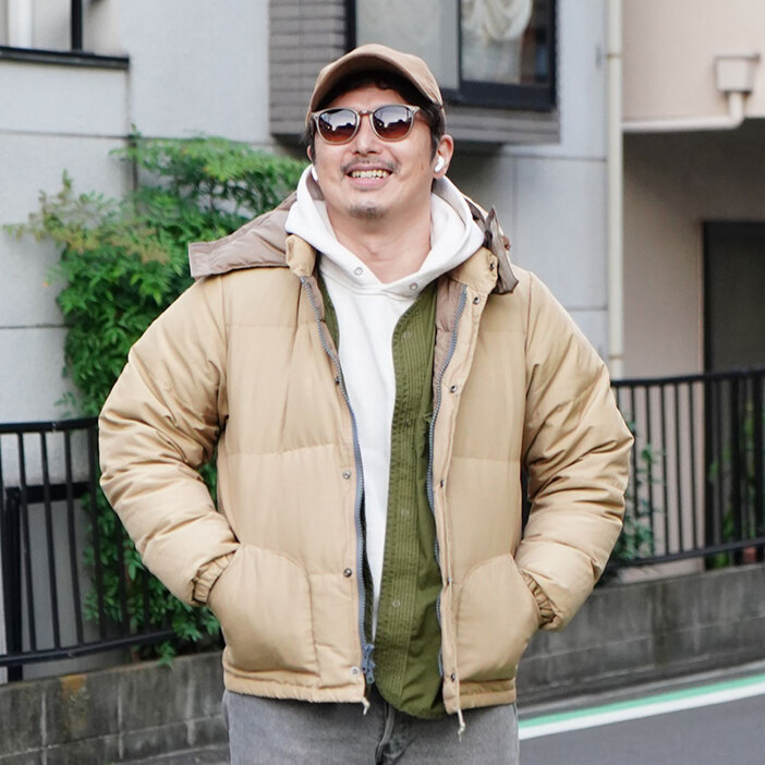 「チャンピオン」パーカを大人っぽく着こなす40代の洒落者3名。コツは“アウター重ね着”