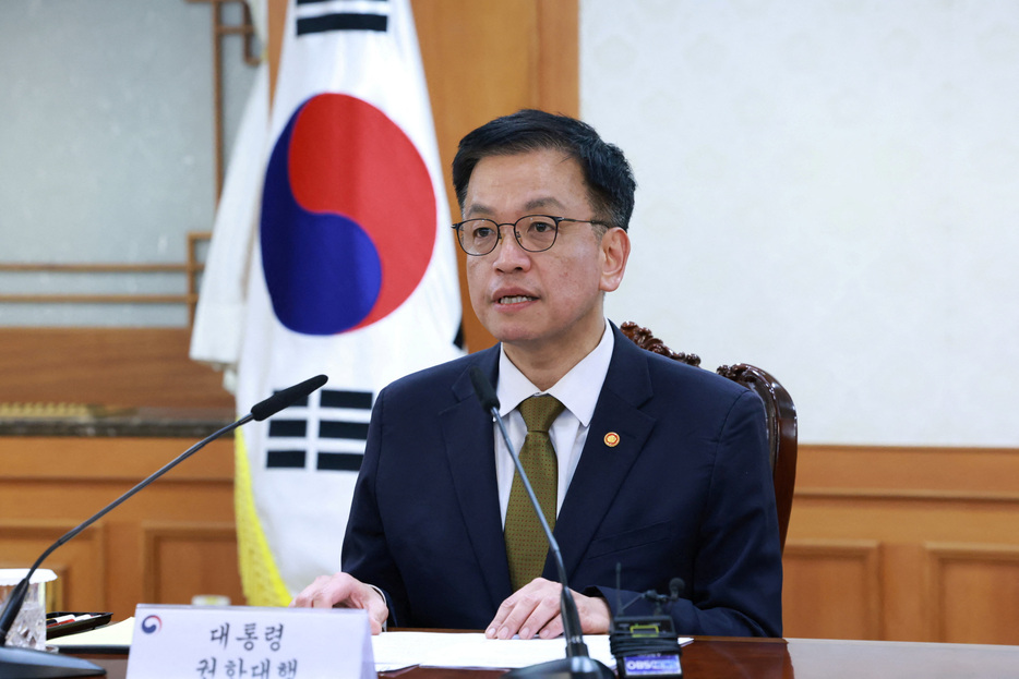 FILE PHOTO: South Korea's acting President, deputy Prime Minister and Finance Minister Choi Sang-mok presides over National Security Council at the government complex in Seoul, South Korea, December 27, 2024.    Yonhap via REUTERS/File Photo