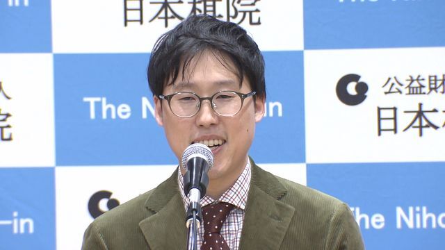 井山裕太三冠　2024年11月、日本棋院にて