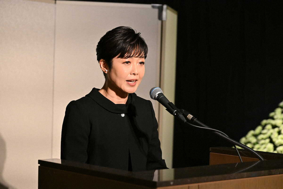 「篠山紀信先生を偲ぶ会」で司会を務めた有働由美子アナ