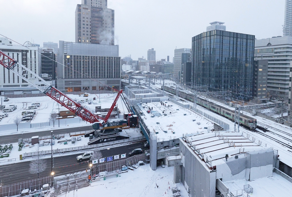 新幹線延伸に向けた工事が進む札幌駅周辺=26日