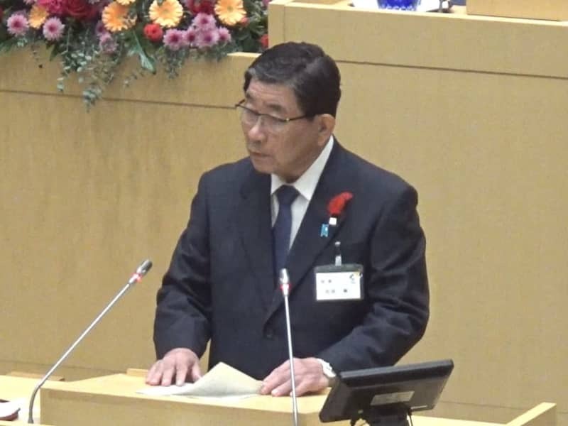 ５期２０年を振り返りあいさつする古田肇知事＝１９日、県議会定例会