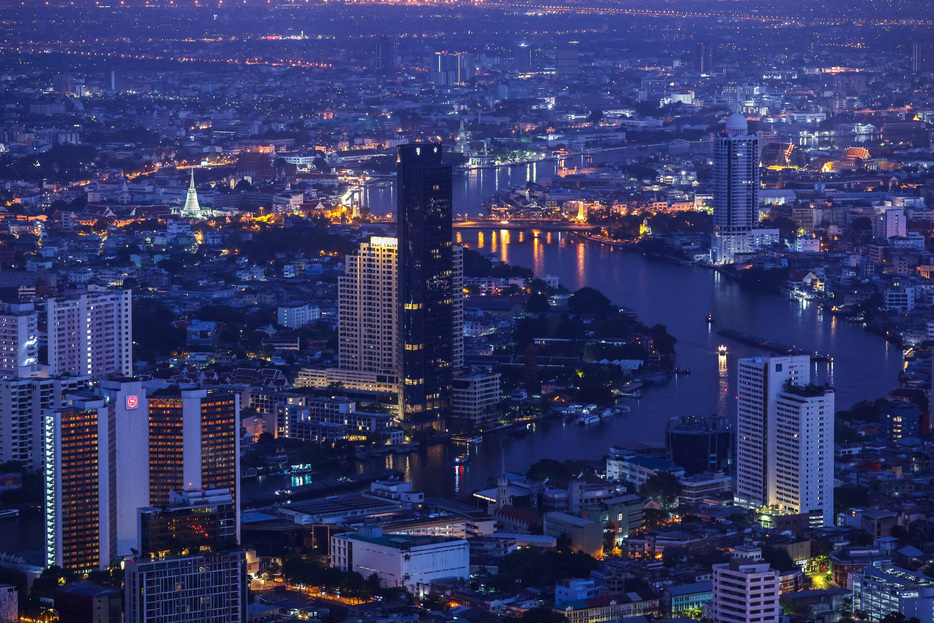 タイ財務省は２７日、来年１月１日から多国籍企業への課税を強化するグローバル・ミニマム課税を導入すると発表した。バンコクで２０２３年撮影。（２０２４年　ロイター/Athit Perawongmetha/File Photo）