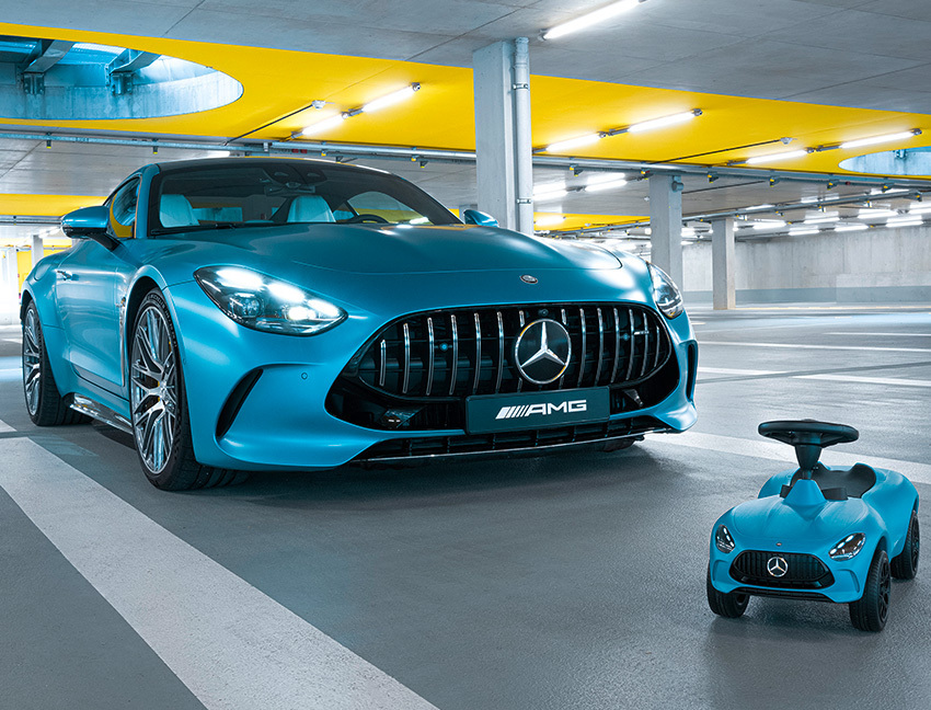 「ボビーAMG GT」 。LEDライト付き（写真）と無しの2種類がある。