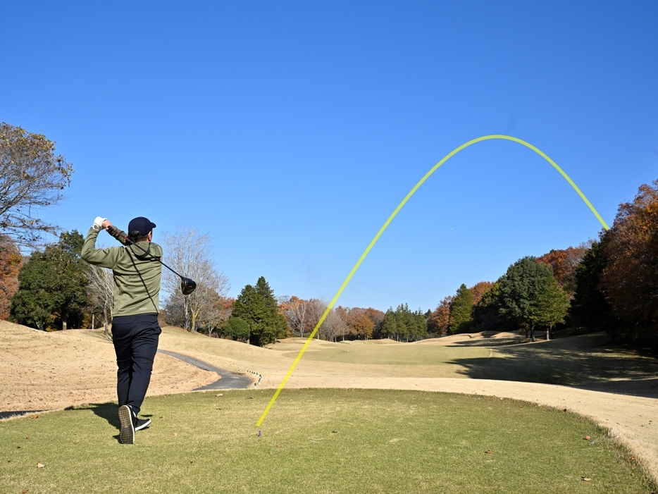 朝イチショットでいきなりのどスライス。飛ばしたい！ヘッドを走らせる意識がミスを生むんです