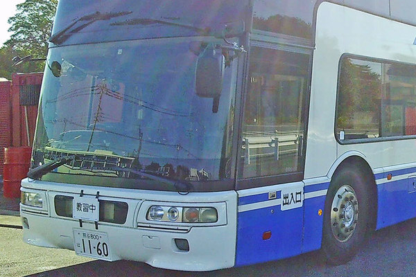 平成エンタープライズ加須営業所の運転体験会に登場する「エアロキング」の教習車（画像：平成エンタープライズ）。