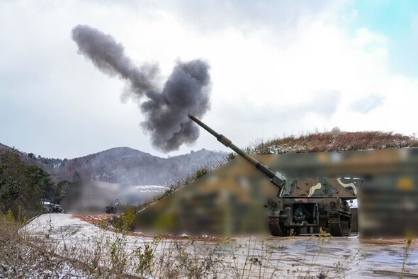 白ニョン島海兵6旅団が先月27日、K9自走砲の海上射撃訓練を行っている＝韓国軍海兵隊提供