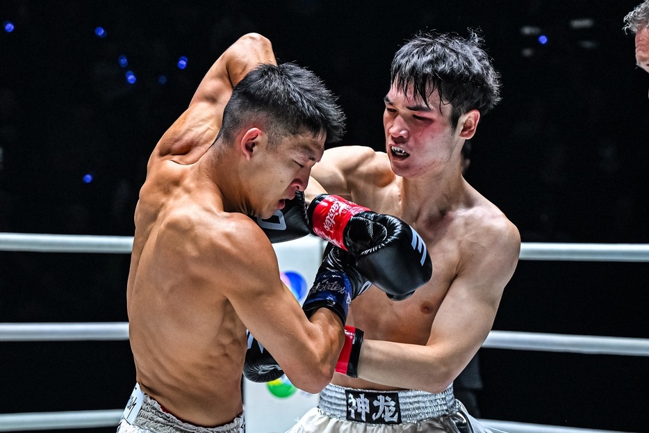 メンヤンは距離をつぶし、野杁の良さを消す（©ONE Championship）