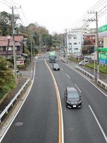 ２区でおなじみの権太坂。保土ヶ谷駅前を過ぎてしばらくすると左右に曲がる上りのカーブがしばらく続く