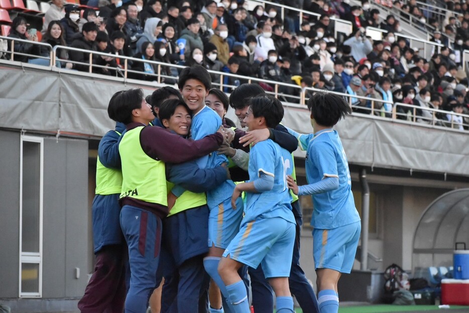 歓喜の阪南大高イレブン