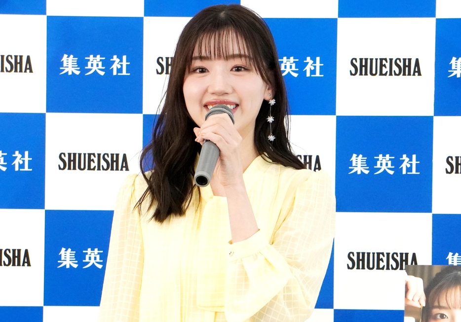 発売記念会見を行った日向坂46・佐々木美玲