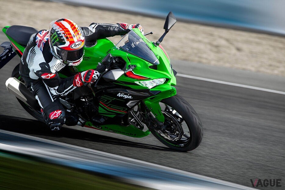 カワサキ「ニンジャZX-25R SE」 KRT EDITION。消費税込みの車両価格は96万2500円だ