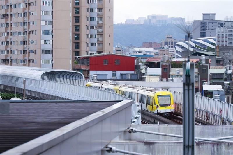 12日正午、全区間通しての営業運転が再開された新北メトロ（MRT）環状線（新北市政府提供）