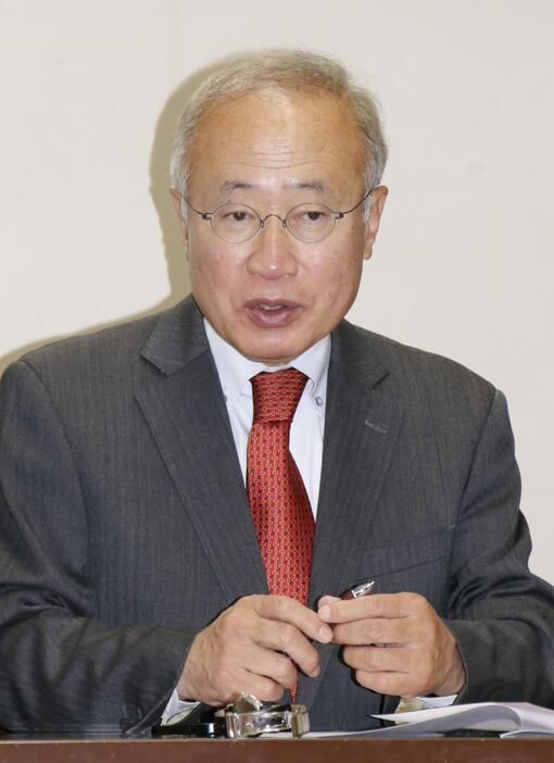 控訴審判決を受け、記者会見する有田芳生氏＝23日午後、東京・霞が関の司法記者クラブ