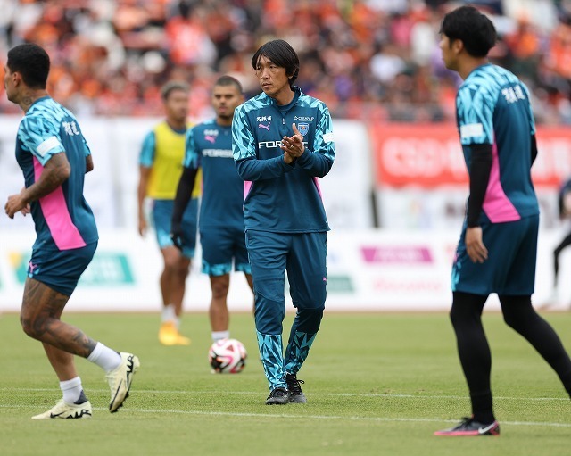 来季は横浜FCで指導者３年目を迎える俊輔。写真：永島裕基