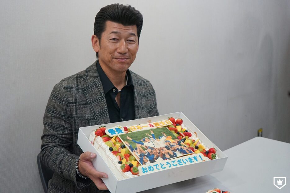 51歳の誕生日を迎えたDeNA・三浦大輔監督（写真：萩原孝弘）