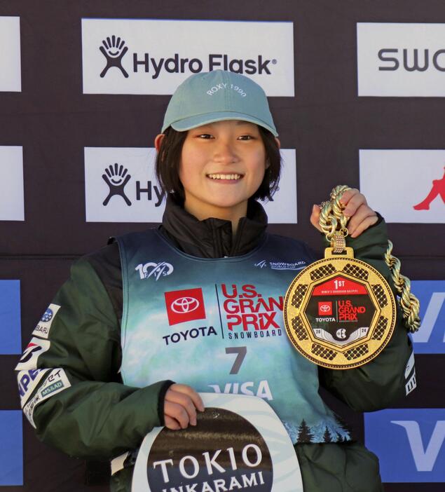 スノーボードW杯ハーフパイプ第2戦の女子で優勝した清水さら＝コッパーマウンテン（共同）