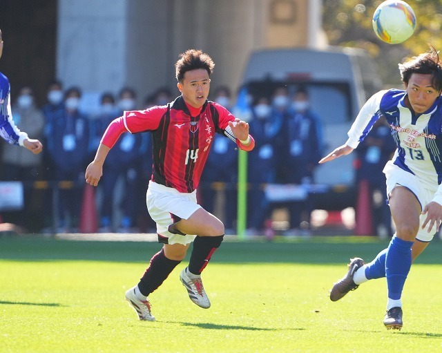 矢板中央戦で同点弾の高岡。写真：田中研治（サッカーダイジェスト写真部）