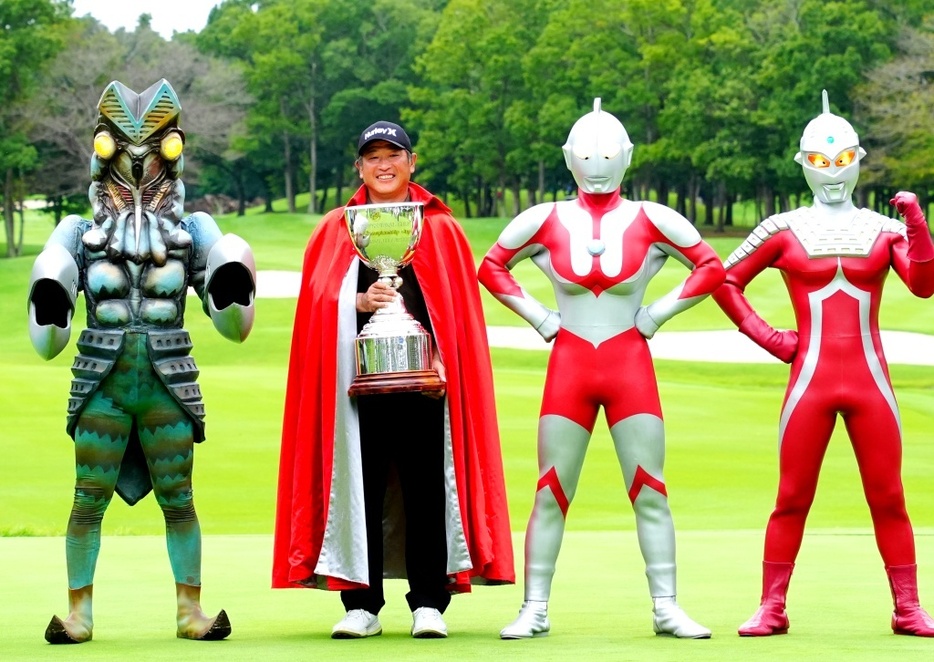 9月25日開幕のシニアメジャー「日本プロシニア選手権TSUBURAYA FIELDS HOLDINGS ULTRAMAN CUP」は今季と同じく円谷フィールズホールディングスがスポンサーを務める（撮影/岡沢裕行）