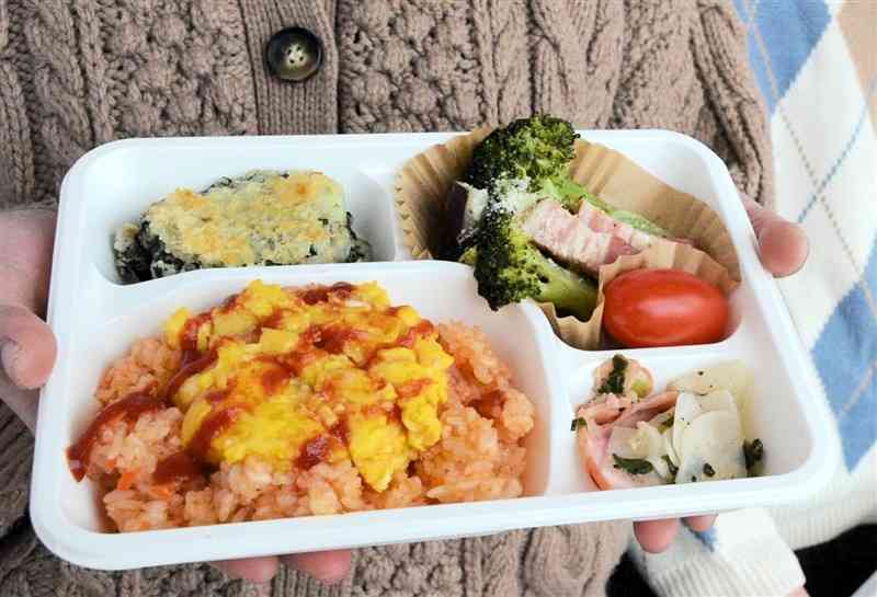 県立大の学生たちが考えた弁当