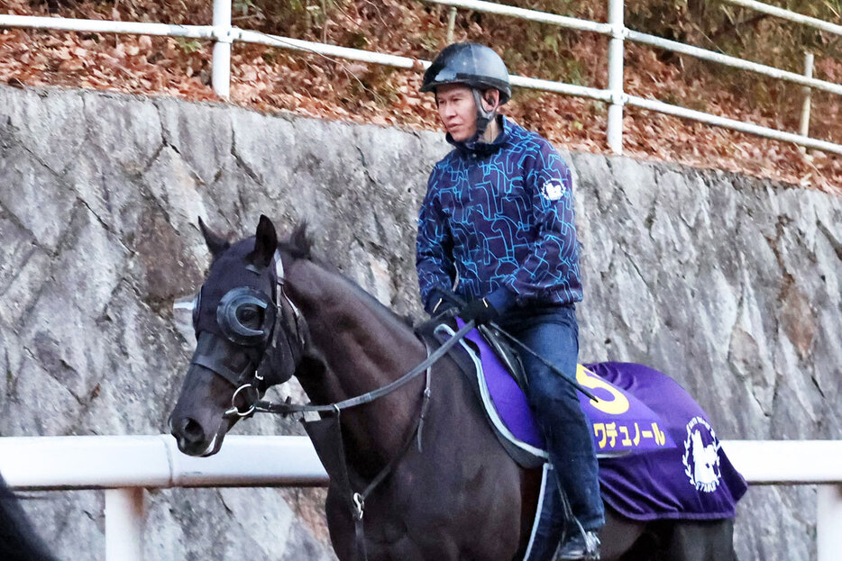 無傷の３連勝を狙うクロワデュノールは３枠６番