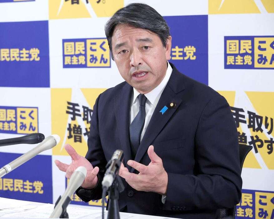 記者会見に臨む国民民主党の榛葉賀津也幹事長＝6日午後、国会内（春名中撮影）