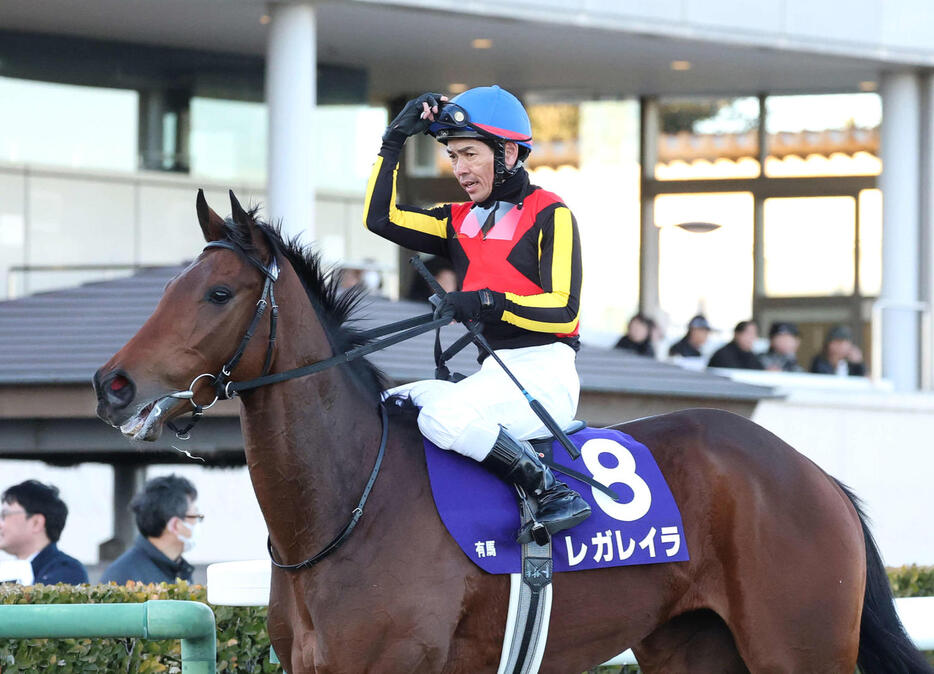 有馬記念を制したレガレイラと戸崎圭太騎手（撮影・鈴木正人）