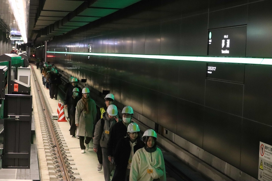 ［写真］線路から上がればイベントは終了