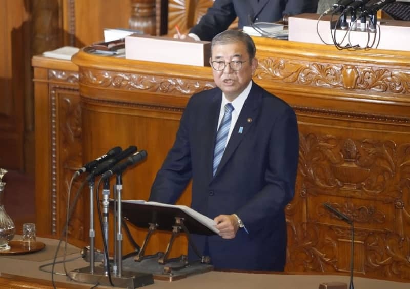 参院本会議で所信表明演説をする石破首相＝２０２４年１１月