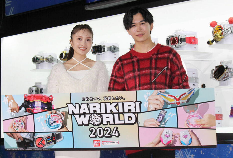 NARIKIRI WORLDオープニングセレモニーに出席した百田夏菜子、鈴木福