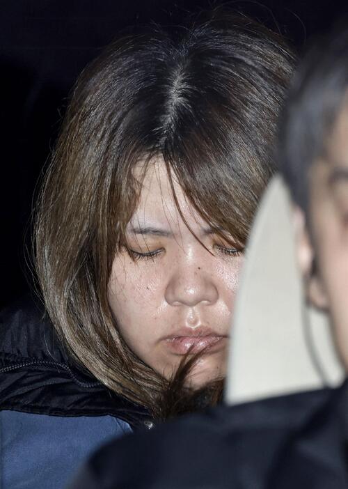 埼玉県警所沢署に入る武藤恵子容疑者＝3日夜