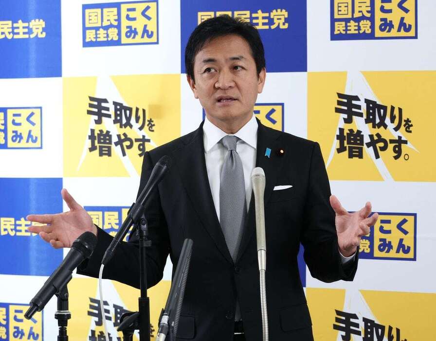 記者会見を行う国民民主党の玉木雄一郎代表＝3日午後、国会内（春名中撮影）