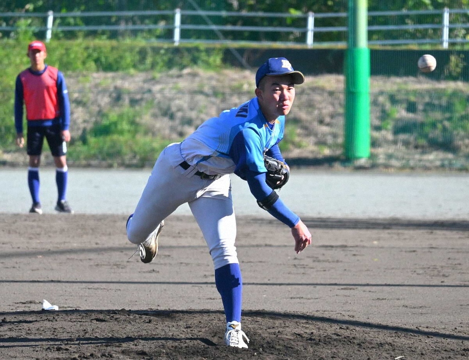 今年最後の練習試合で好投した石垣（撮影・柳内　遼平）