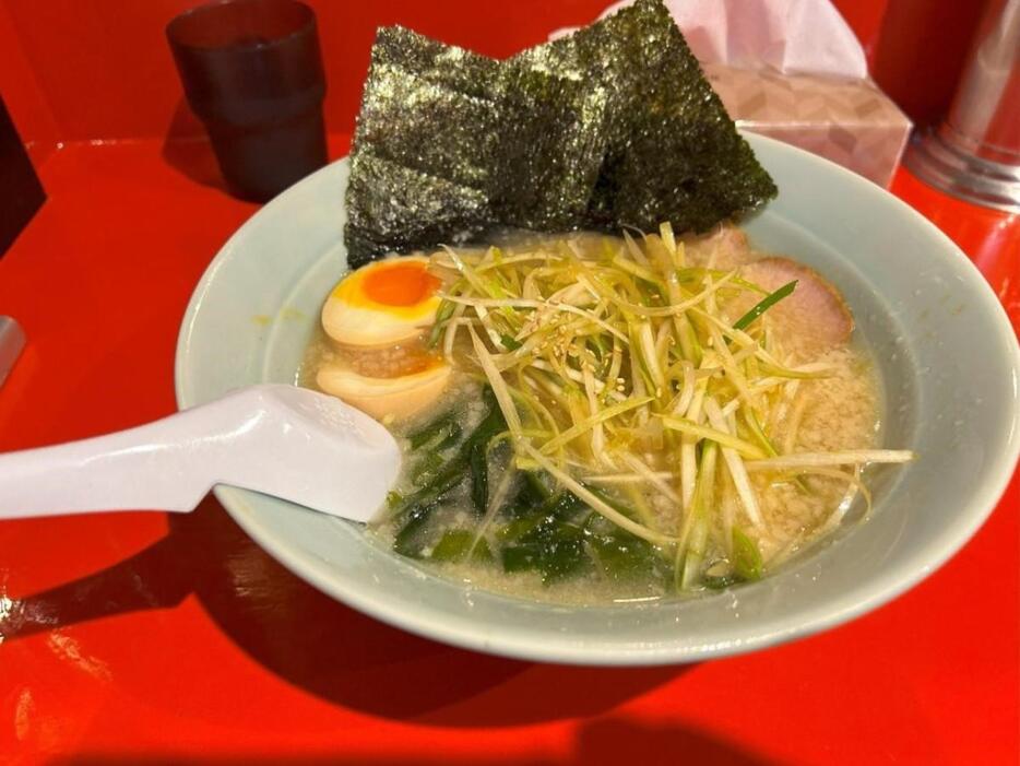 2024年PV1位「ラーメンショップ〇化」の特製ラーメン