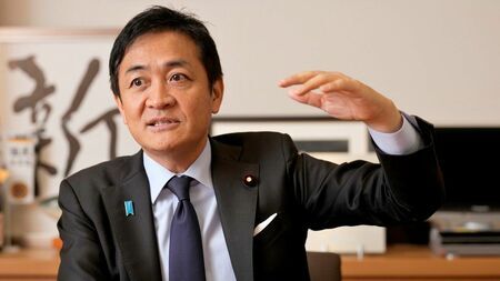 インタビューに答える玉木雄一郎代表 （撮影：梅谷秀司）