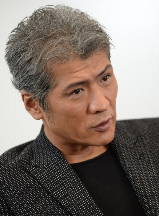 吉川晃司さん＝東京都渋谷区で2015年11月、望月亮一撮影