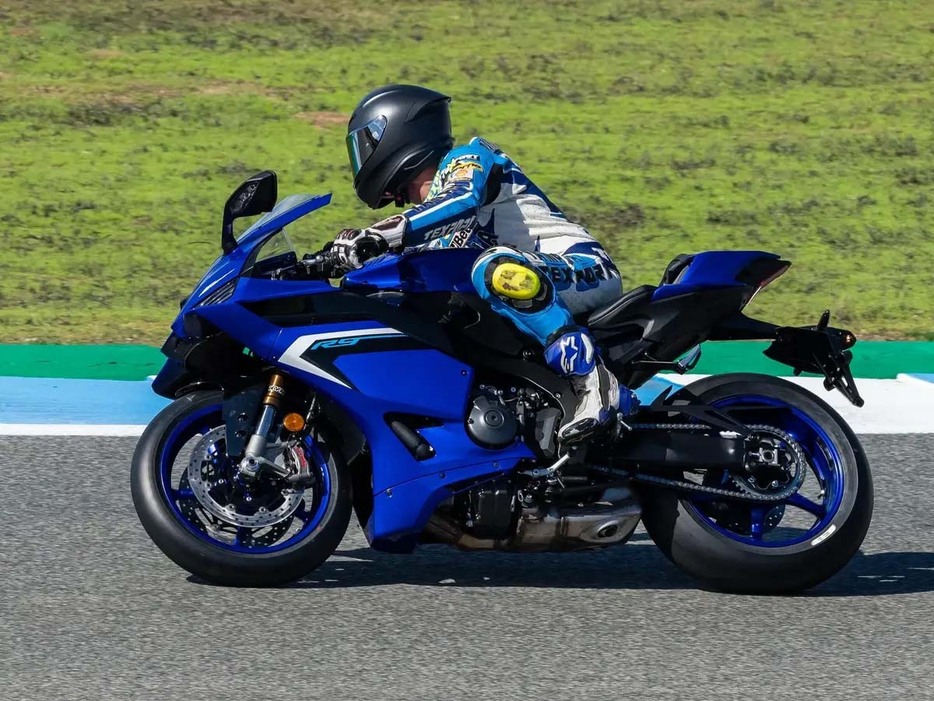 新型スーパースポーツ「YZF-R9」試乗レポート