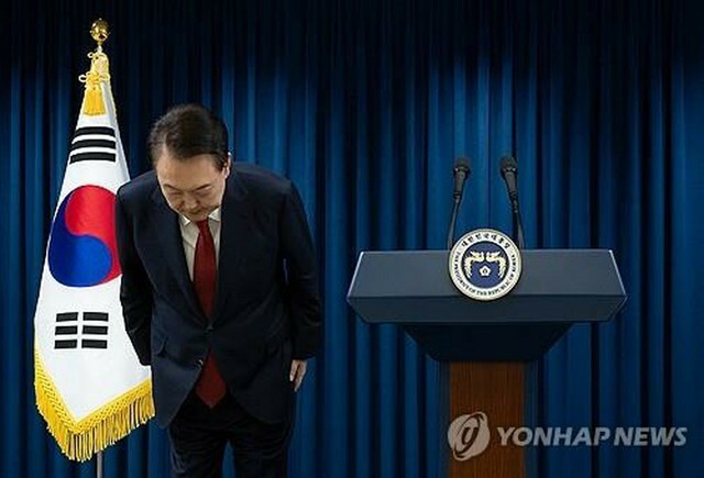 7日、大統領室庁舎で談話を発表した尹大統領（大統領室提供）＝（聯合ニュース）≪転載・転用禁止≫