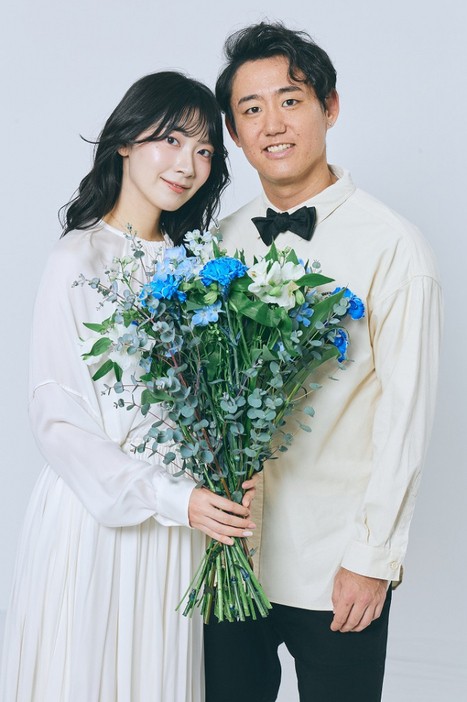 結婚を正式発表した（左から）檜山沙耶と、プロテニスプレイヤー西岡良仁