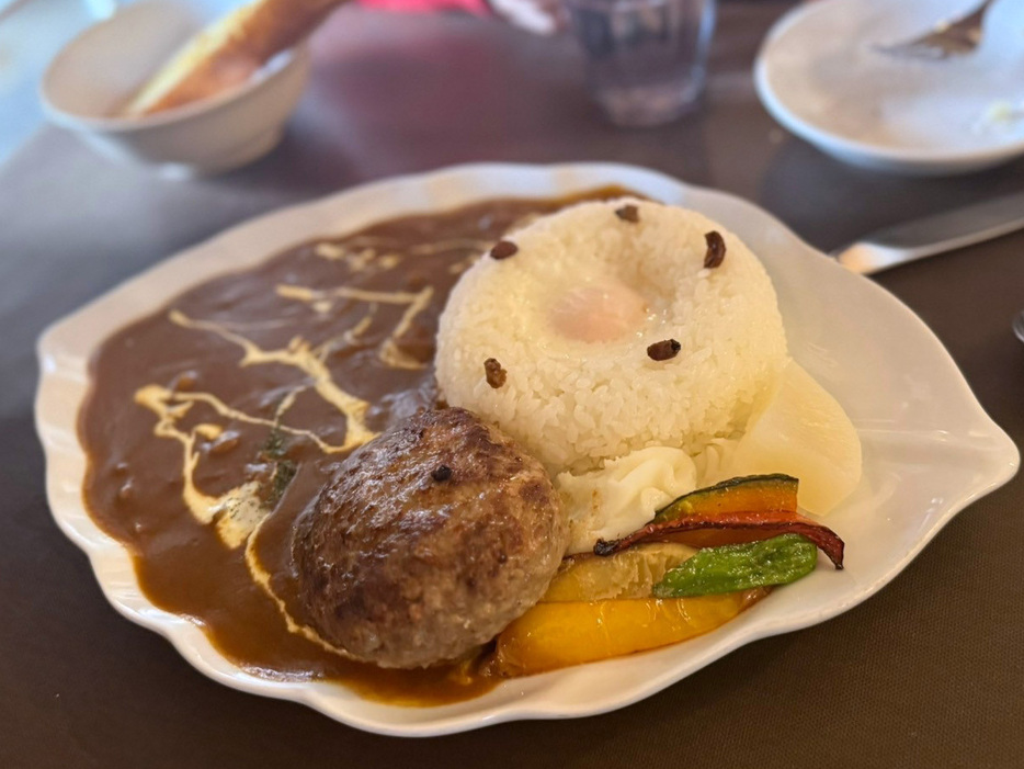 ペニーレイン特製ハンバーグカレー（2500円）