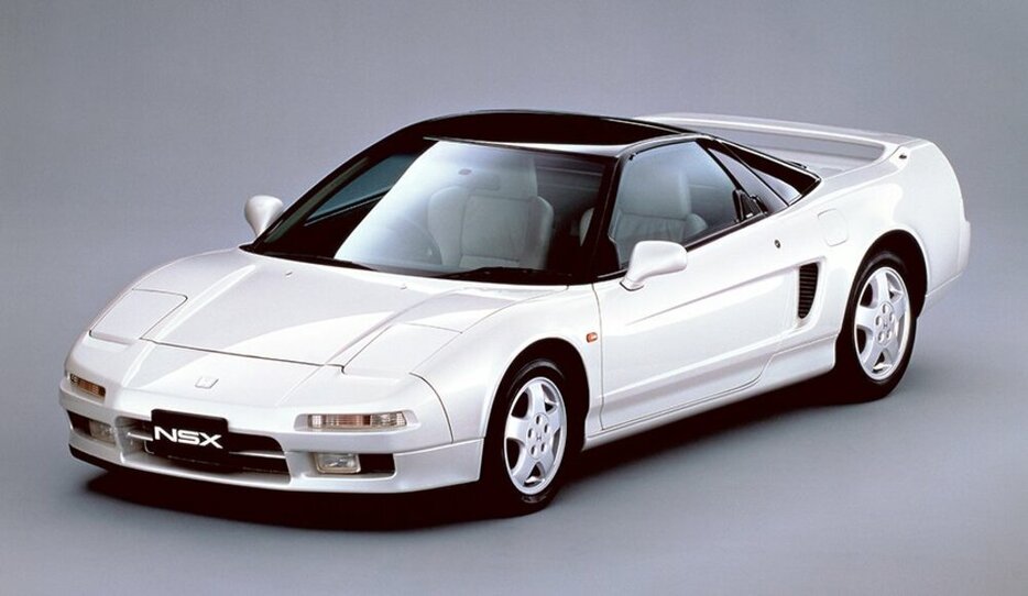 1990年登場の初代NSX(NA1)。ミッドシップスポーツカーの代表格だ