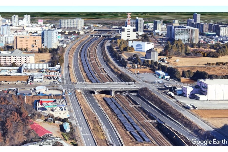 一部開通済みの北千葉道路。将来は外環道と成田空港を直結する（画像：Google Earth）。