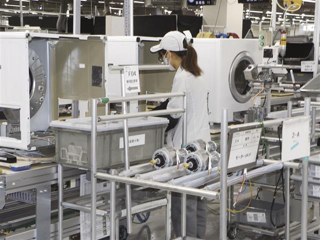 販売が堅調なガス衣類乾燥機を生産する暁工場（瀬戸市）