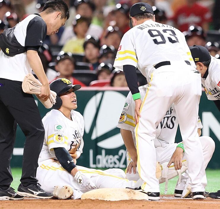 5月31日の広島戦で二ゴロを放った際に右脚を負傷して一塁付近に倒れ込んだ柳田