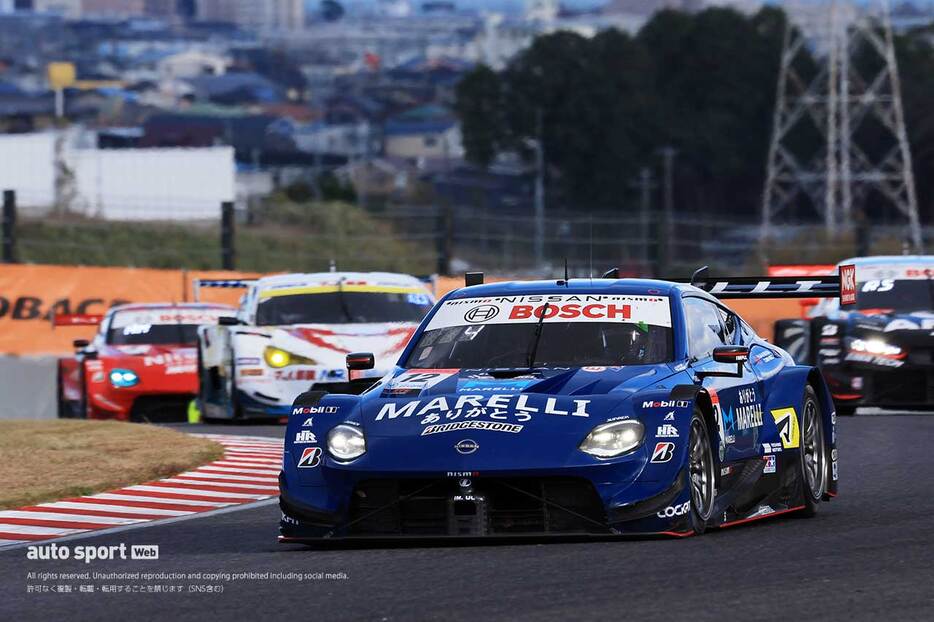 「ありがとう」の文字を掲げてラストレースに臨んだMARELLI IMPUL Z（平峰一貴／ベルトラン・バゲット）　2024スーパーGT第5戦鈴鹿