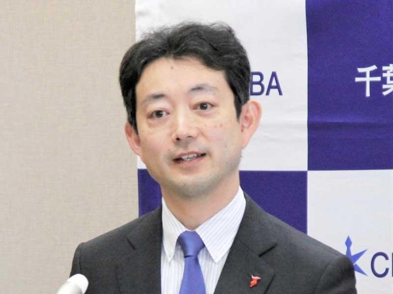 定例記者会見で質問に答える熊谷千葉県知事＝12日、県庁