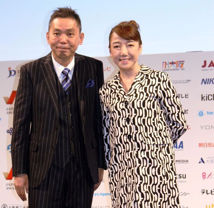 「日本ネーミング大賞２０２４」授賞式に出席した太田光と妻の光代氏（カメラ・中西珠友）