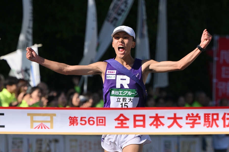 11月の全日本大学駅伝に初出場ながらシード権を獲得。安藤圭佑主将がフィニッシュテープを切った