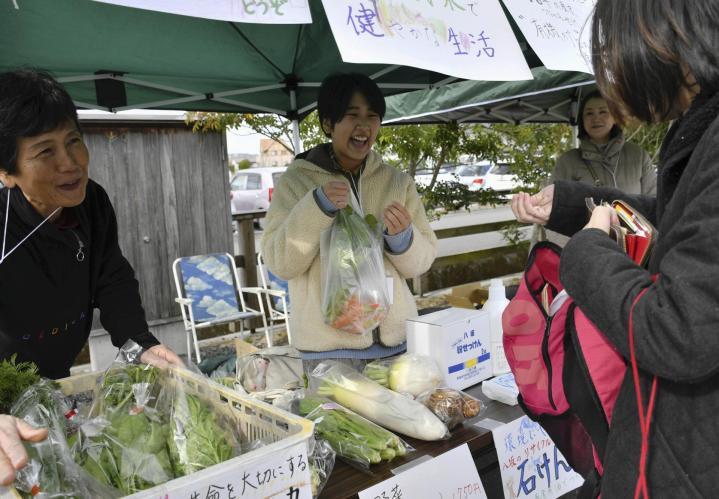 人や地球に優しい製法で作られた野菜や加工品を販売したとうおんオーガニックフェスティバル